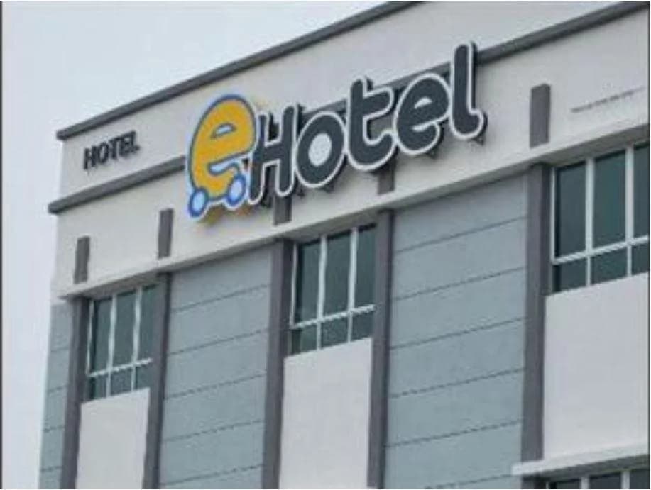 Coastline Hotel - photo 12