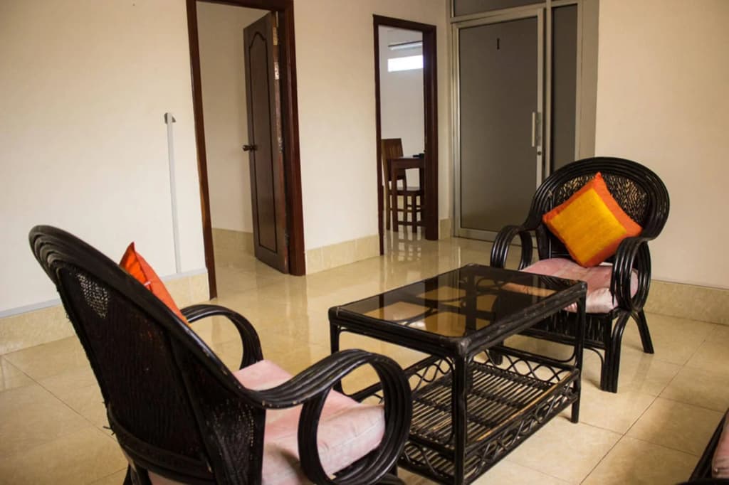 Overflow Guesthouse - photo 15