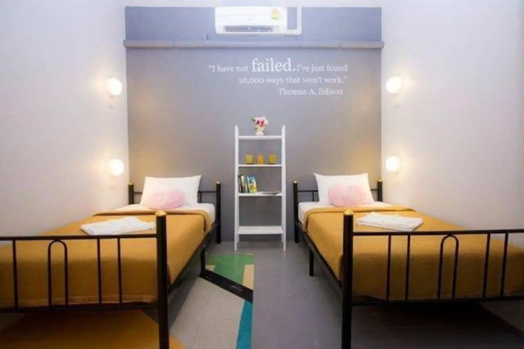 Kool Backpacker Hostel - photo 1