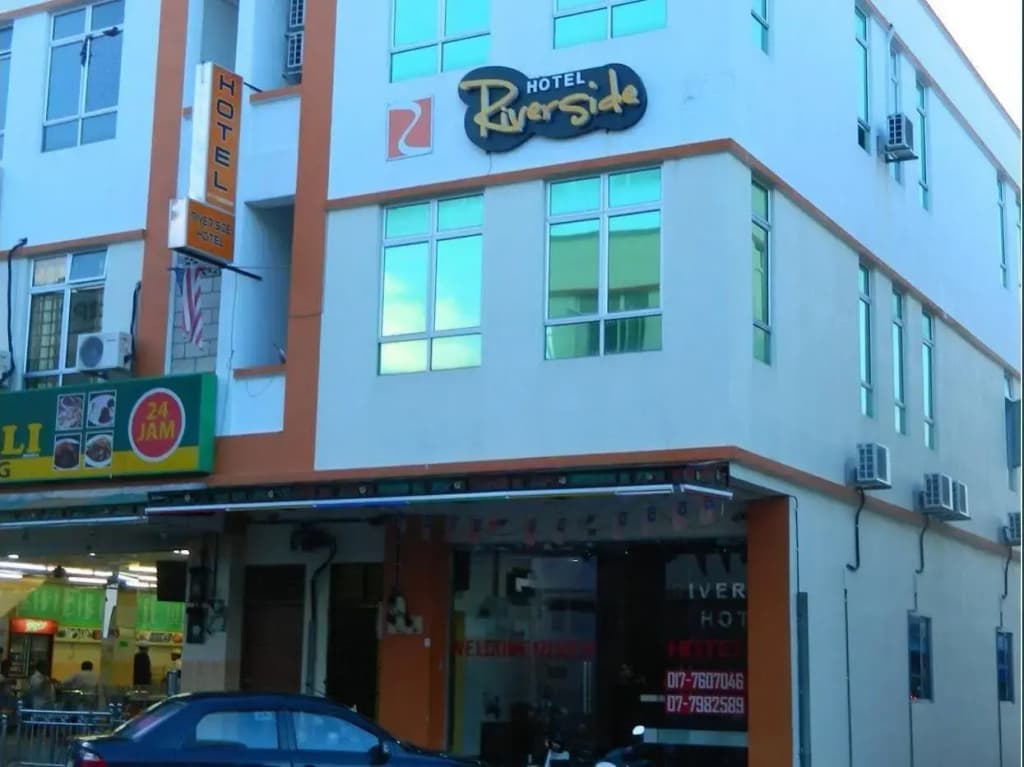 Riverside Hotel - photo 10
