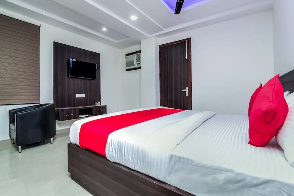 OYO 24236 Q Hotel - photo 5
