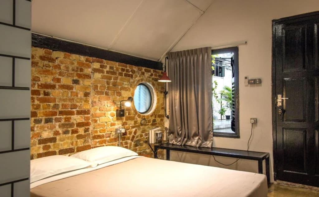 The Brownstone Hostel & Space - photo 16