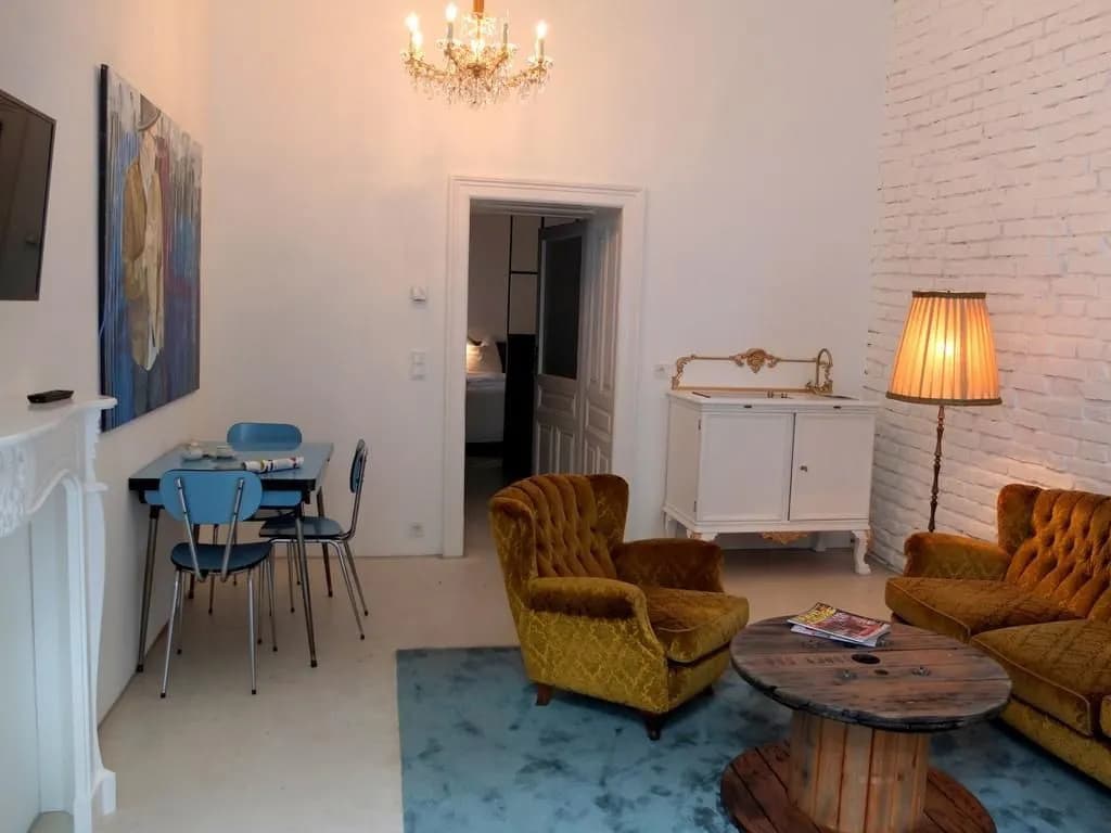 This is not a Hotel - photo 2