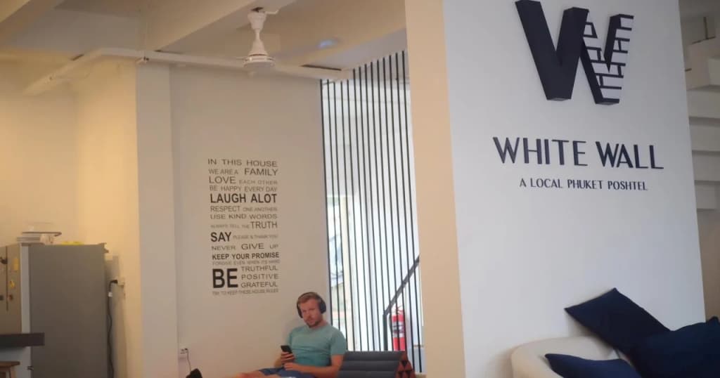 White Wall Poshtel - Hostel - photo 18
