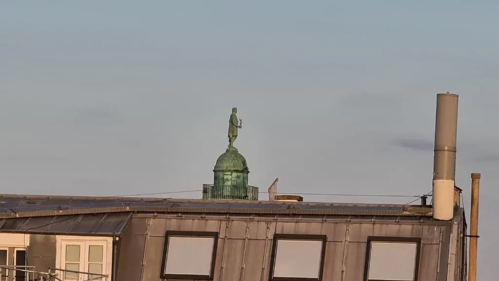 Appartement Cœur de Paris avec vue sur les toits - photo 11