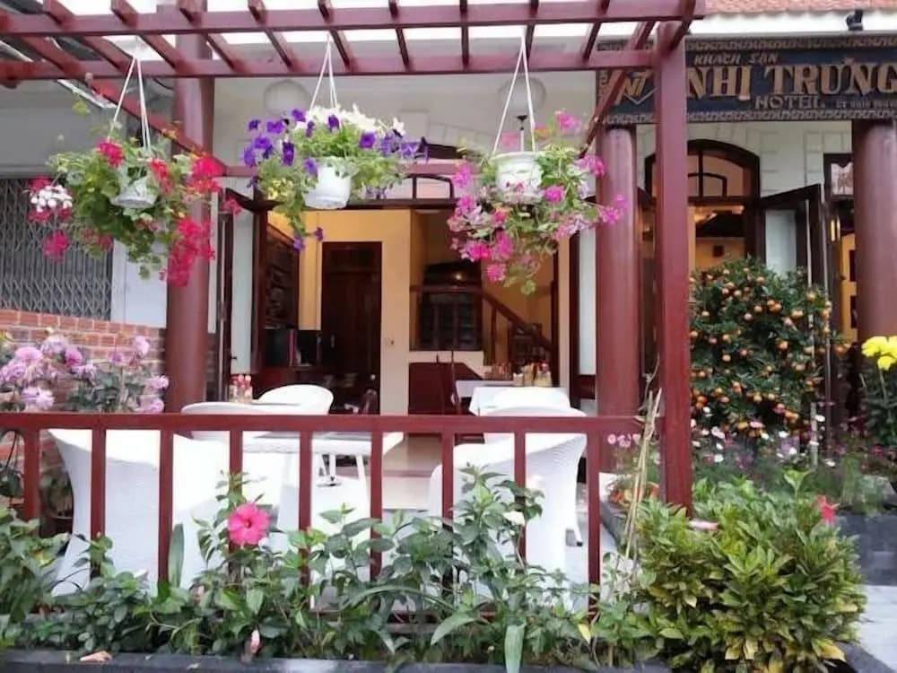 Nhi Trung Hotel - photo 1