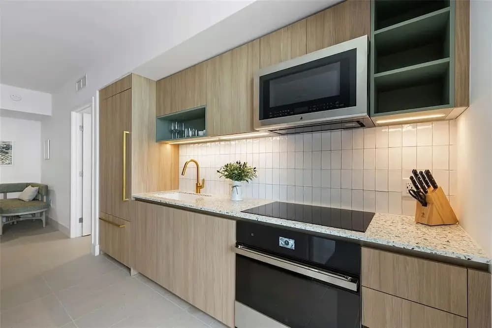 Luxury 2br-2bth Balcony Pool - photo 31