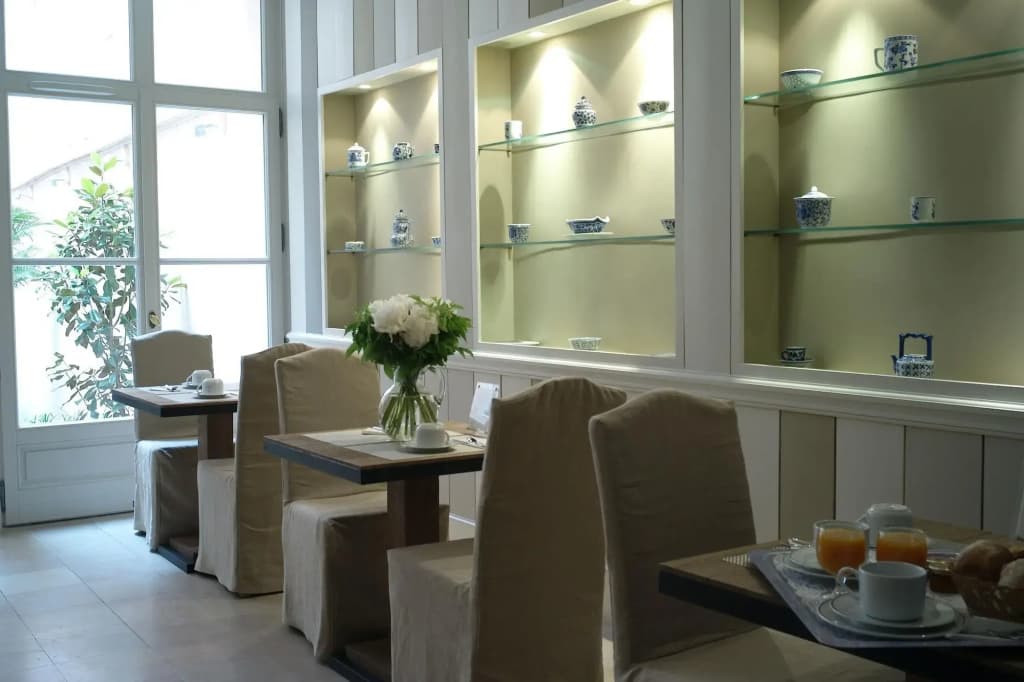 Hotel du Danube Saint Germain - photo 12