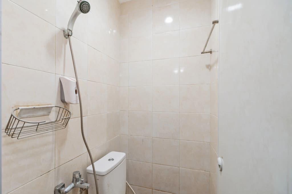 Urbanview Hotel Minongga Pondok Labu by RedDoorz - photo 7