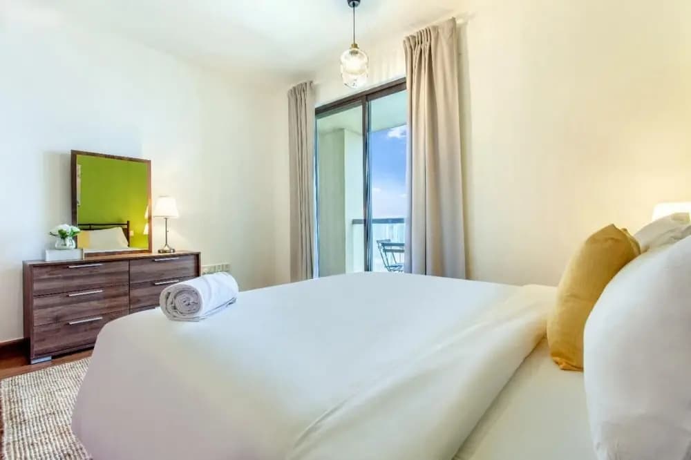 JBR Beach Front 4 Bed High Floor - photo 5