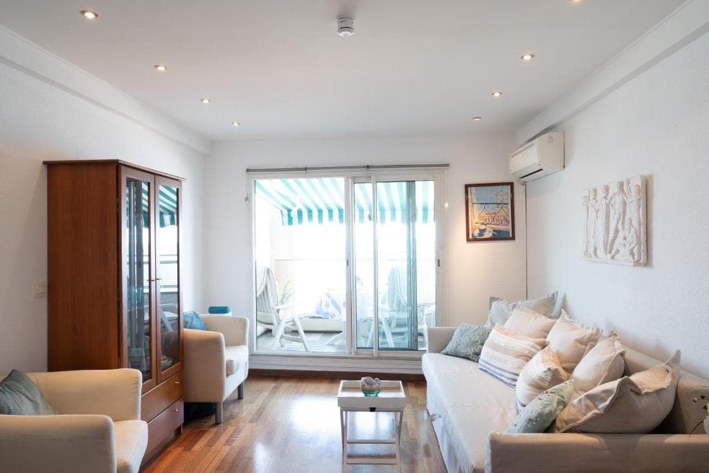 La Prom - a two bedroom apartment with a sea view - photo 5
