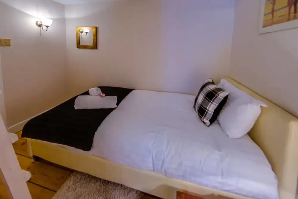 JOIVY Fabulous Ground-floor 3-bedroom Near Old Town - photo 5