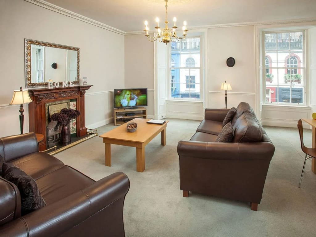 St. Giles Apartment - photo 10