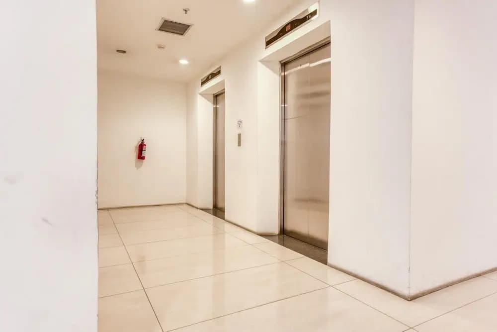 Reddoorz Apartment @ Pasar Baru Mansion - photo 10