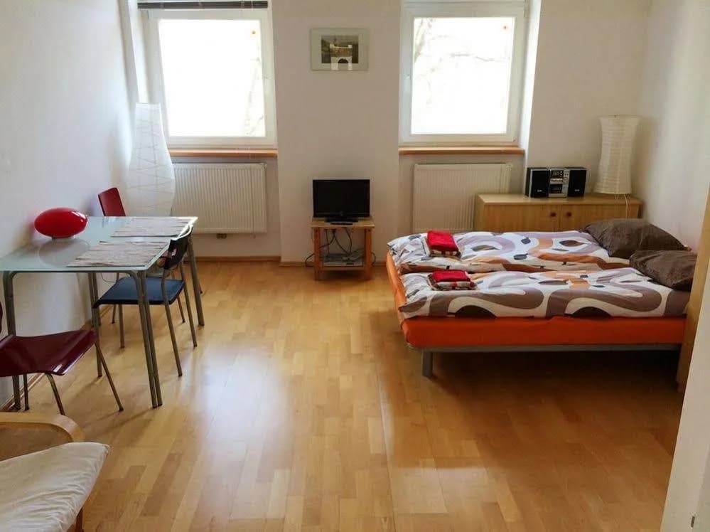 Premium Apartments Klimschgasse - photo 2