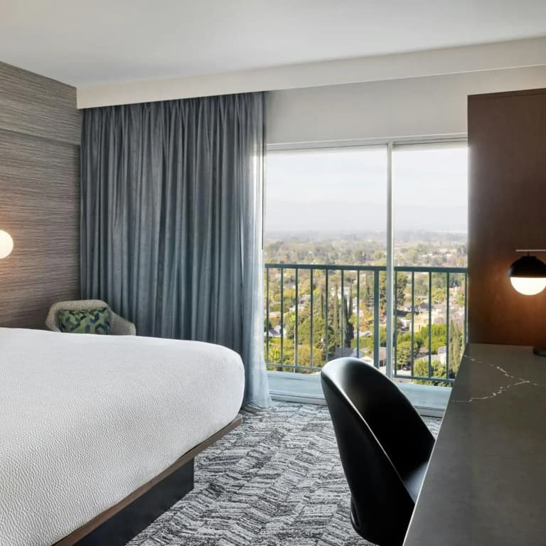 Courtyard by Marriott Los Angeles - Sherman Oaks - photo 8