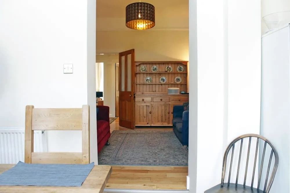 Silver Lining - Gilmore Place Apartment - photo 4