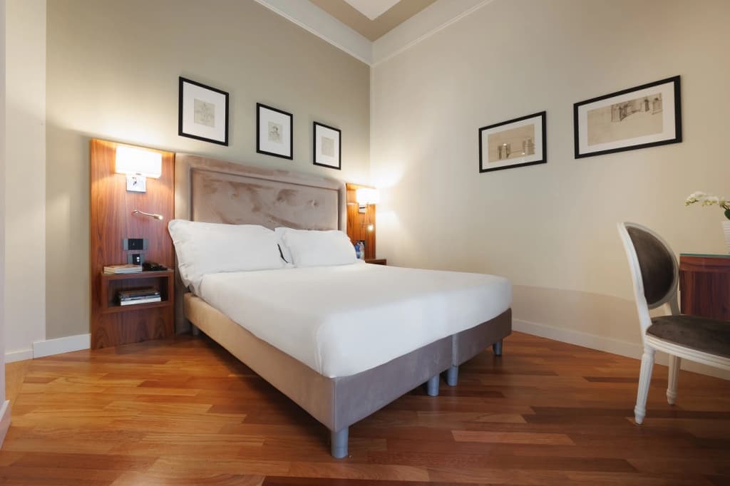Hotel Embassy - photo 38