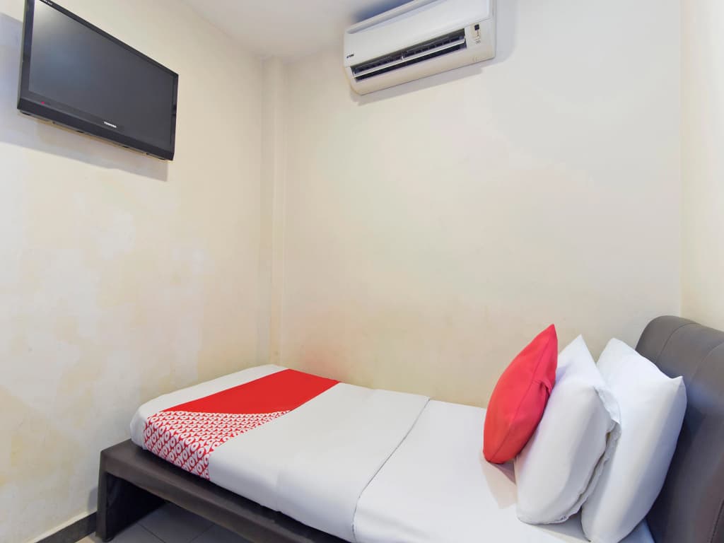 OYO 124 Hotel Seniman Sentul (Sanitized Stay) - photo 30