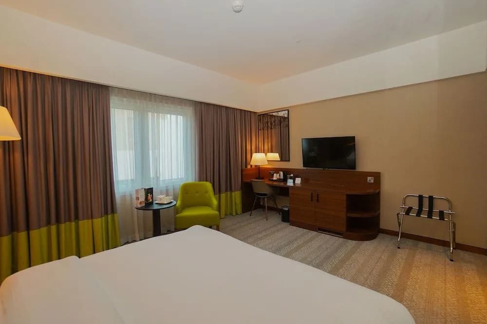 The Grand Lux Hotel - photo 4