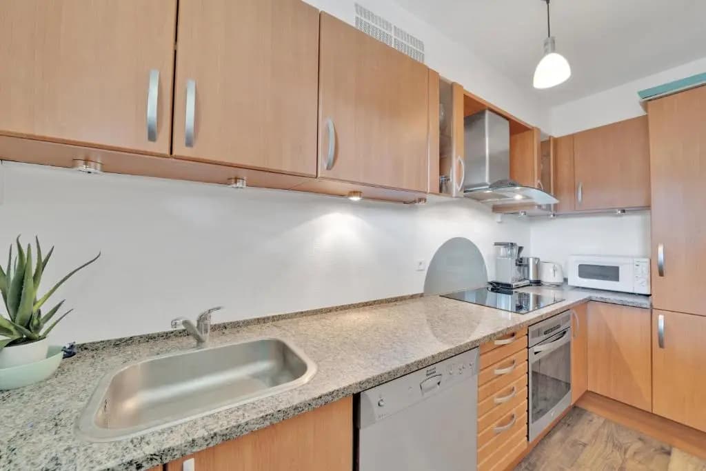 La Prom - a two bedroom apartment with a sea view - photo 14