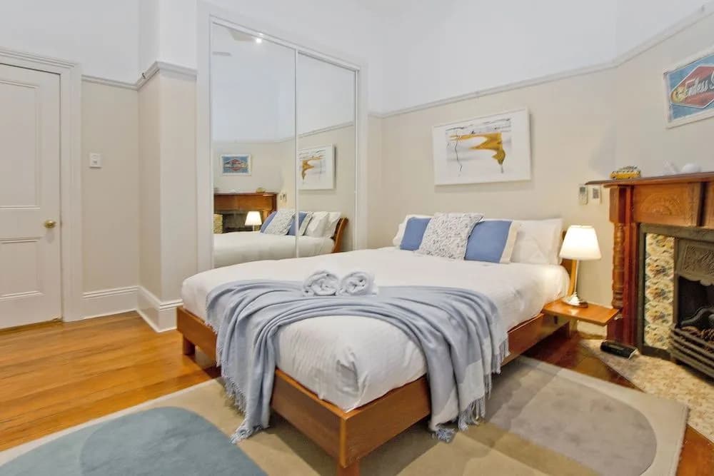 Manly Beachside 2 Bedroom House - photo 2