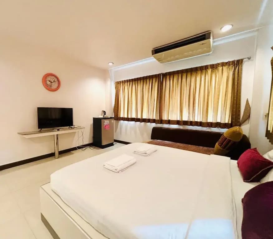 Ree Riverside hotel - photo 1