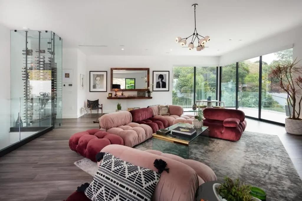 Willow Glen - Hollywood Hills Multi-level Villa With Theater & Pool - photo 9