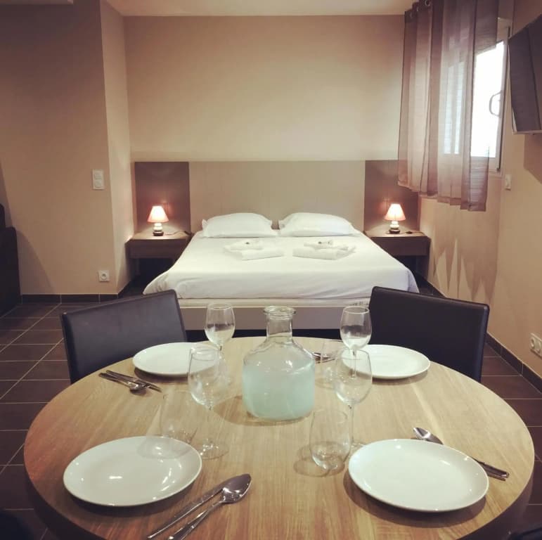 Villa Serafina Apartments - photo 4