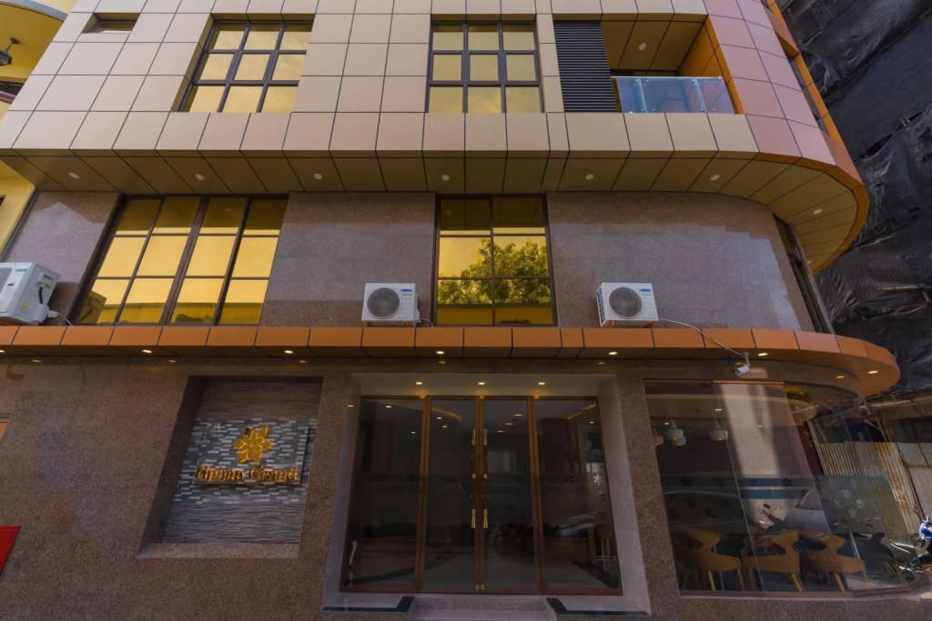 Unima Grand Hotel - photo 1