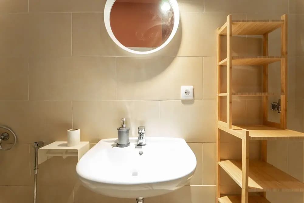 Beautiful and Sunny 2bdr Apartment - photo 8