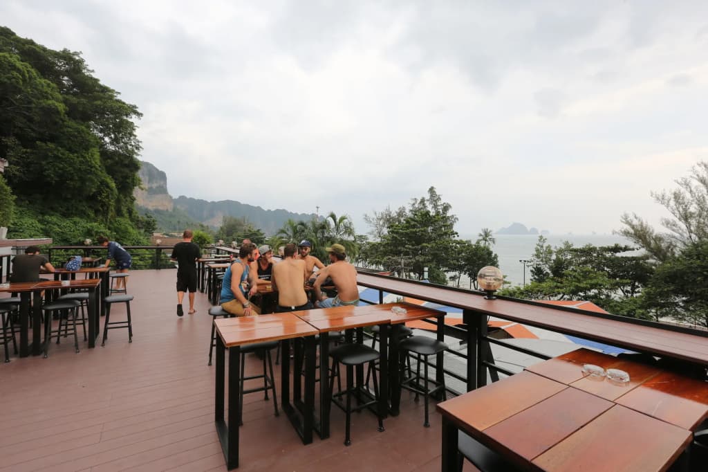 Balcony Party Hostel Beachfront - Adults Only - photo 13