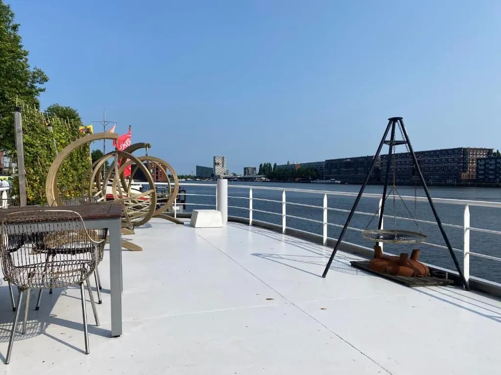 Stunning boat with a view - photo 6