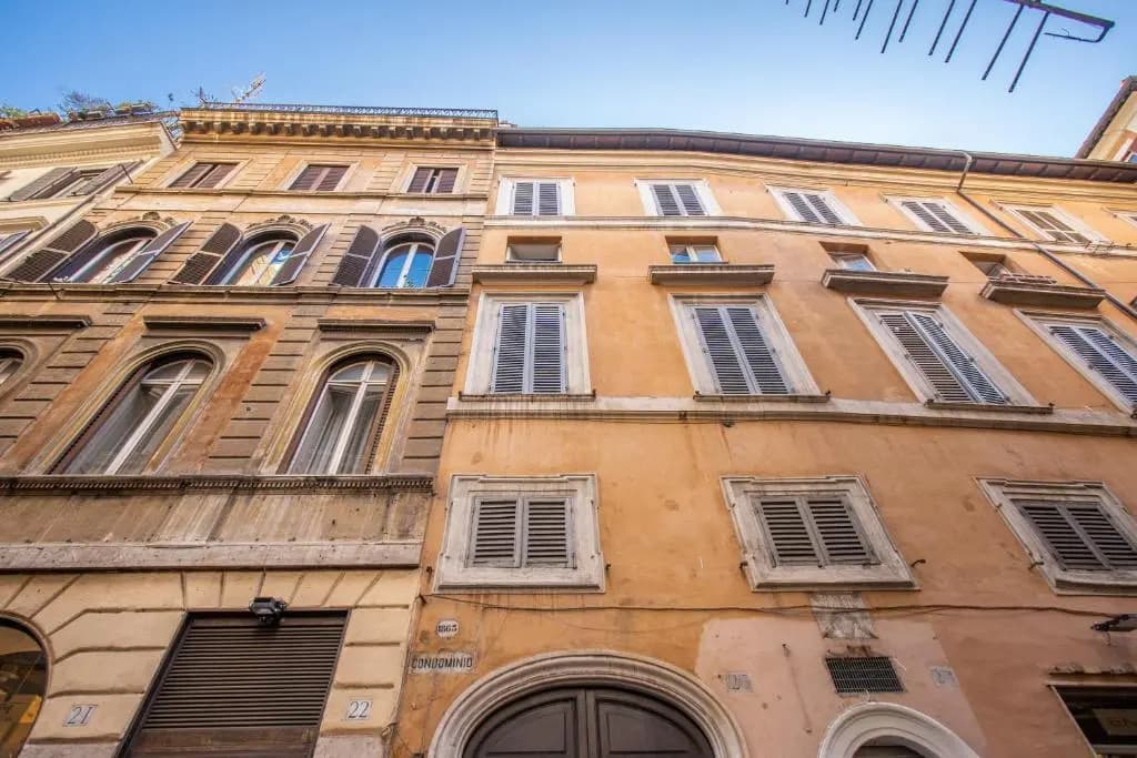Giubbonari Street - main photo