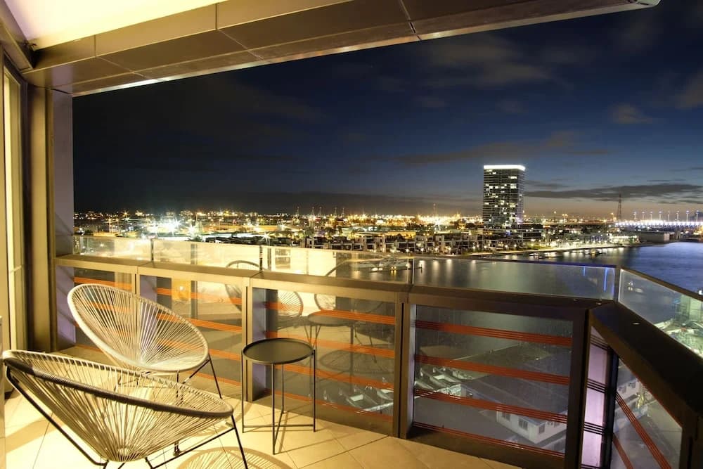889 on Collins Waterfront Apartments - photo 18