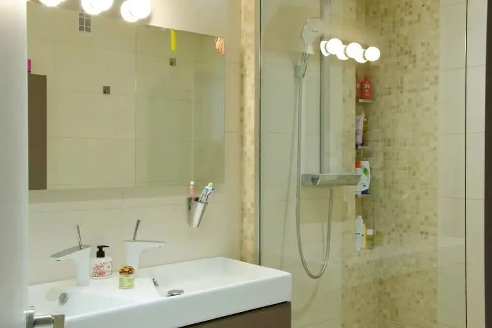 2 Bedroom Apartment With Balcony Near Eiffel Tower and Invalides - photo 9