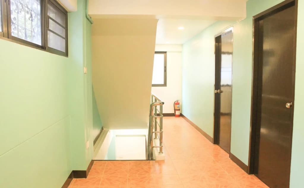 U-Night Hostel - photo 9