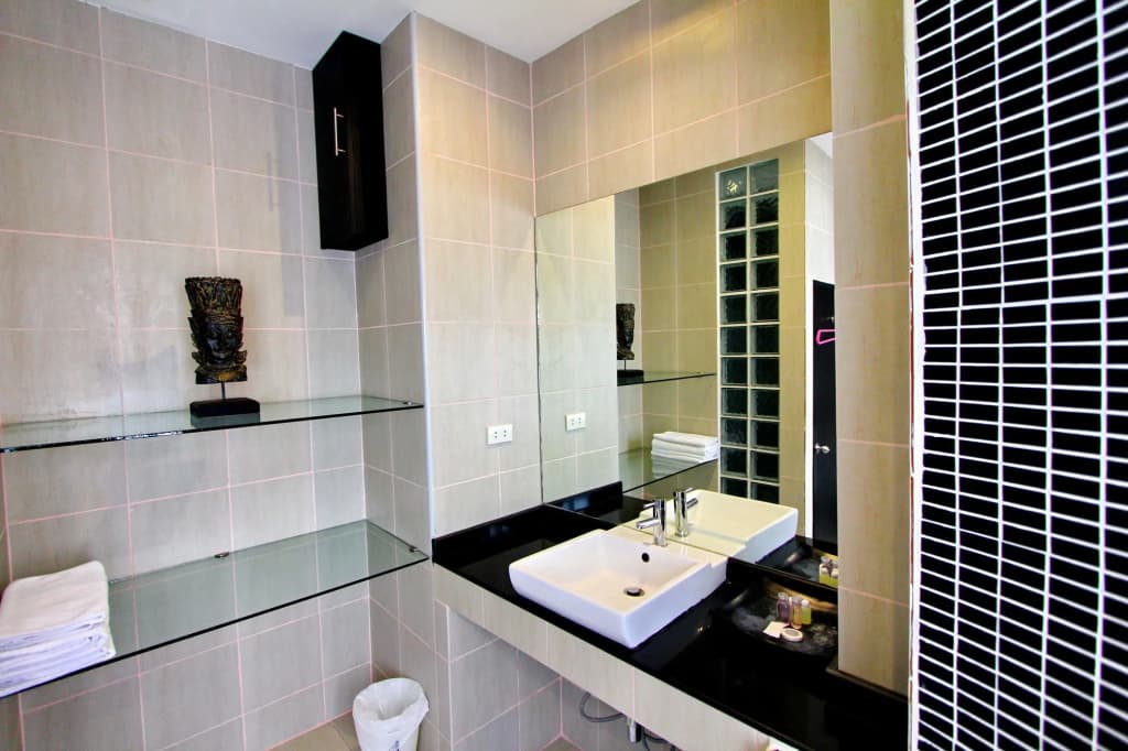 East Suites - photo 11