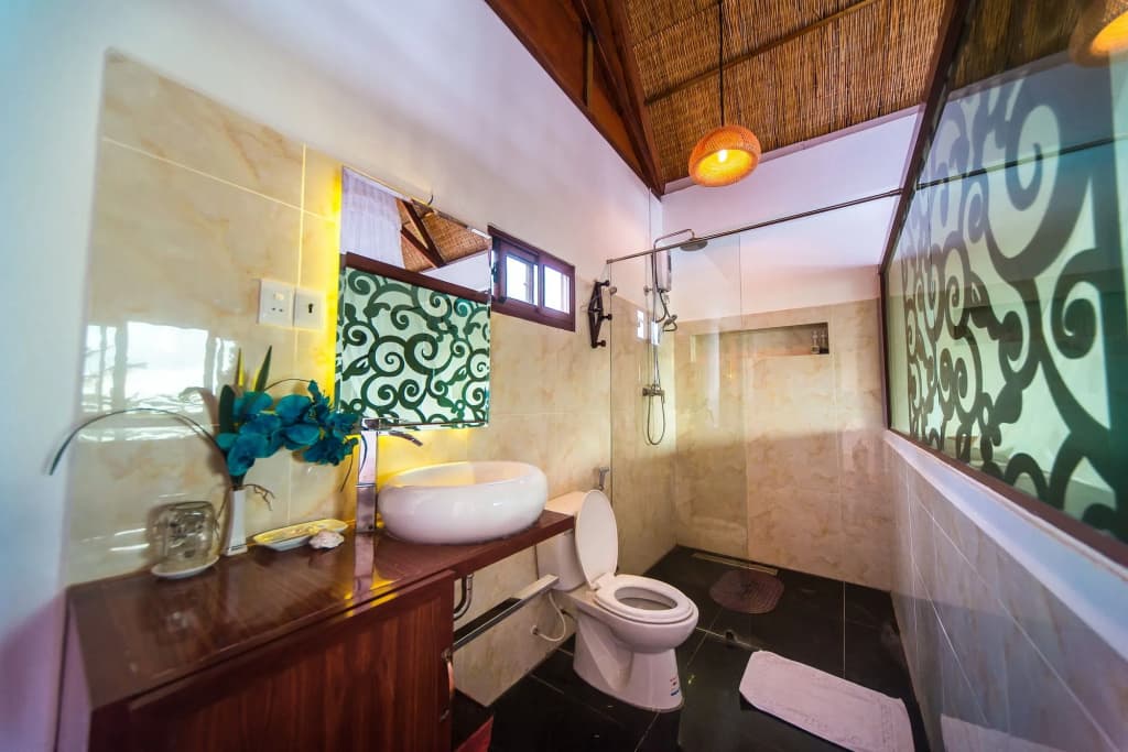 Rocks Beach Boutique Bungalows - photo 8