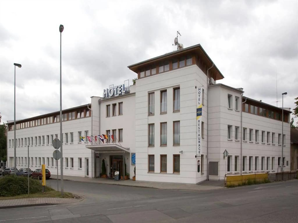 EA Hotel Populus - main photo