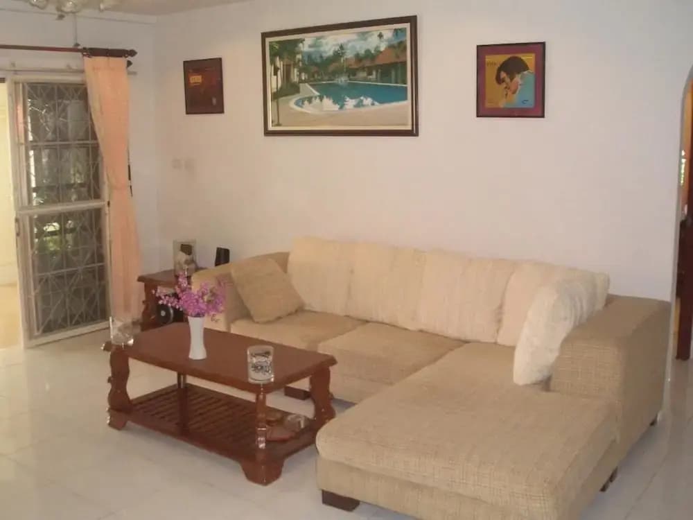 Smile House & Pool - photo 26