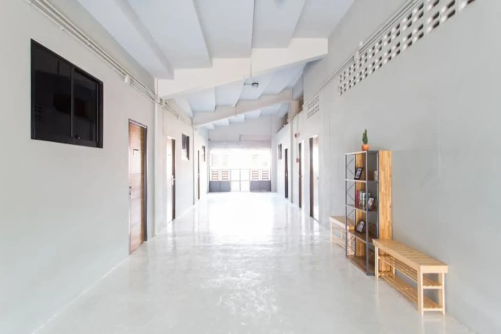 Holiday Station Hostel - photo 9