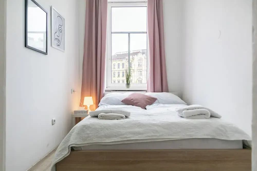 Cozy Room Shared Apt Millennium Tower - photo 28
