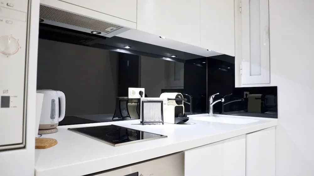 Central & Elegant Apt in Athens - photo 15