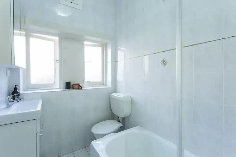 Bright Beachside Curlewis Apartment - photo 7