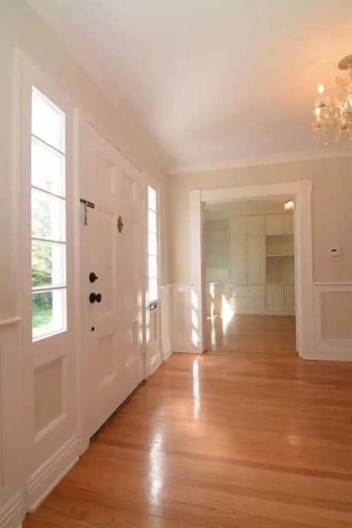 The Reeves Mansion near Beverly Hills - photo 9