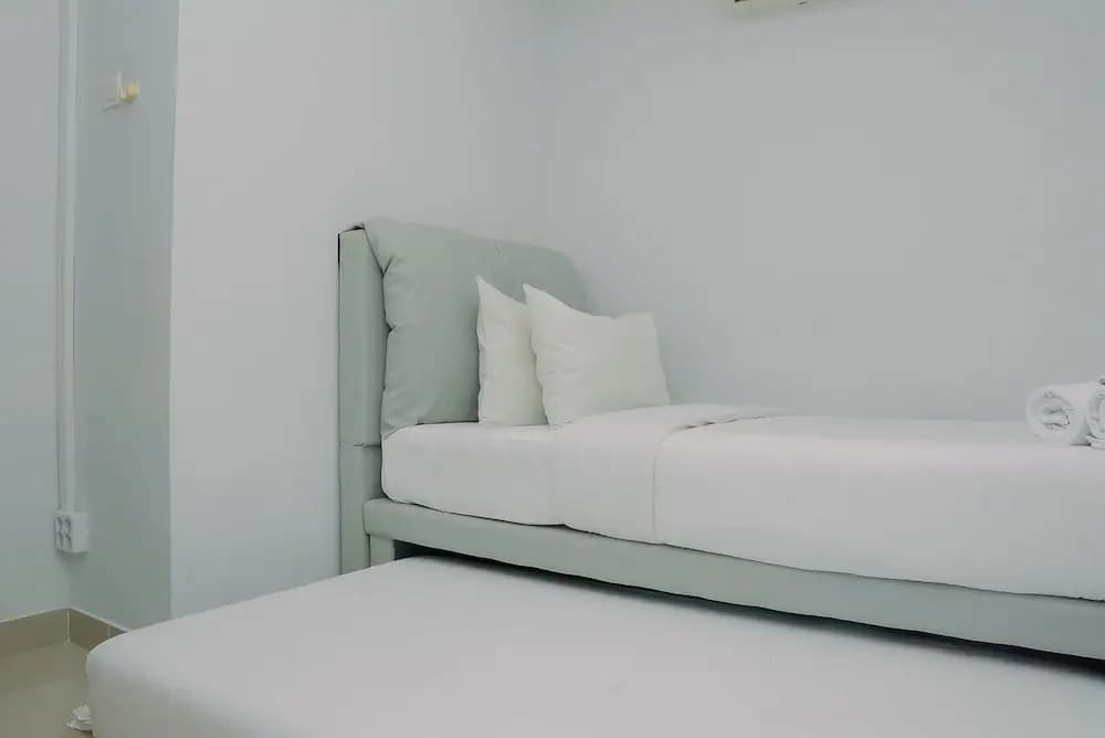 Spacious 2BR at Royal Olive Apartment - photo 2
