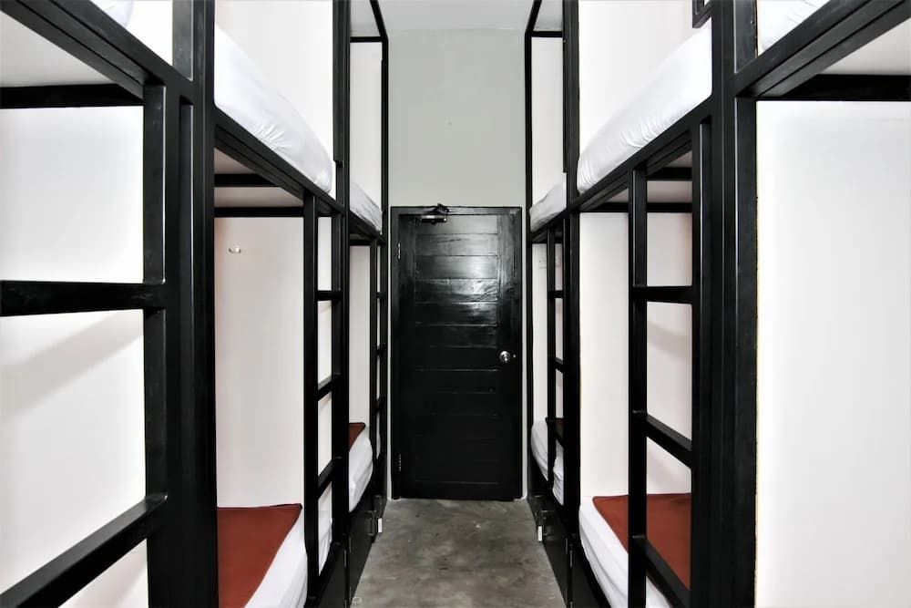ZEN Hostel Jalan Patimura Legian - photo 11