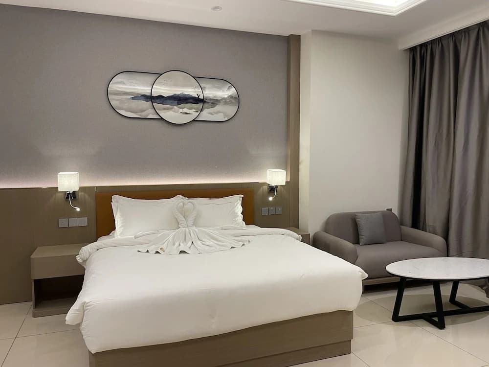 Season Inn Hotel - photo 18
