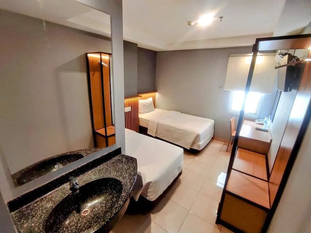 Studio One Thamrin Hotel - photo 5